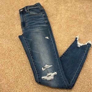 American Eagle ripped blue jeans